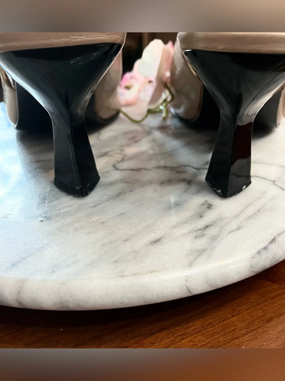 VTG Chi by Falchi Beige & Black Patent Leather Cap Toe Slingback Heels Size 9.5B